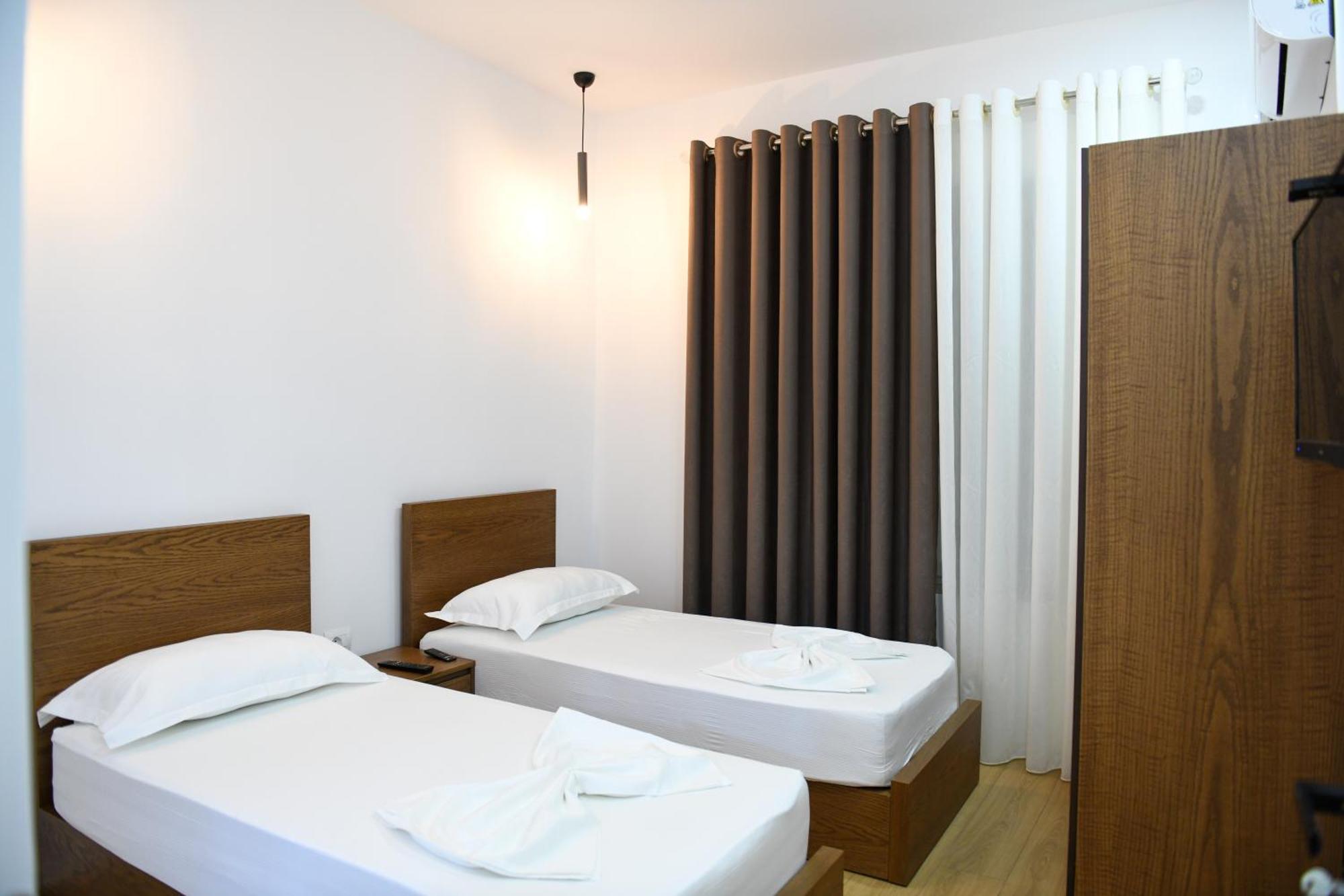 Guest House Cela City Centre Berat Exterior photo